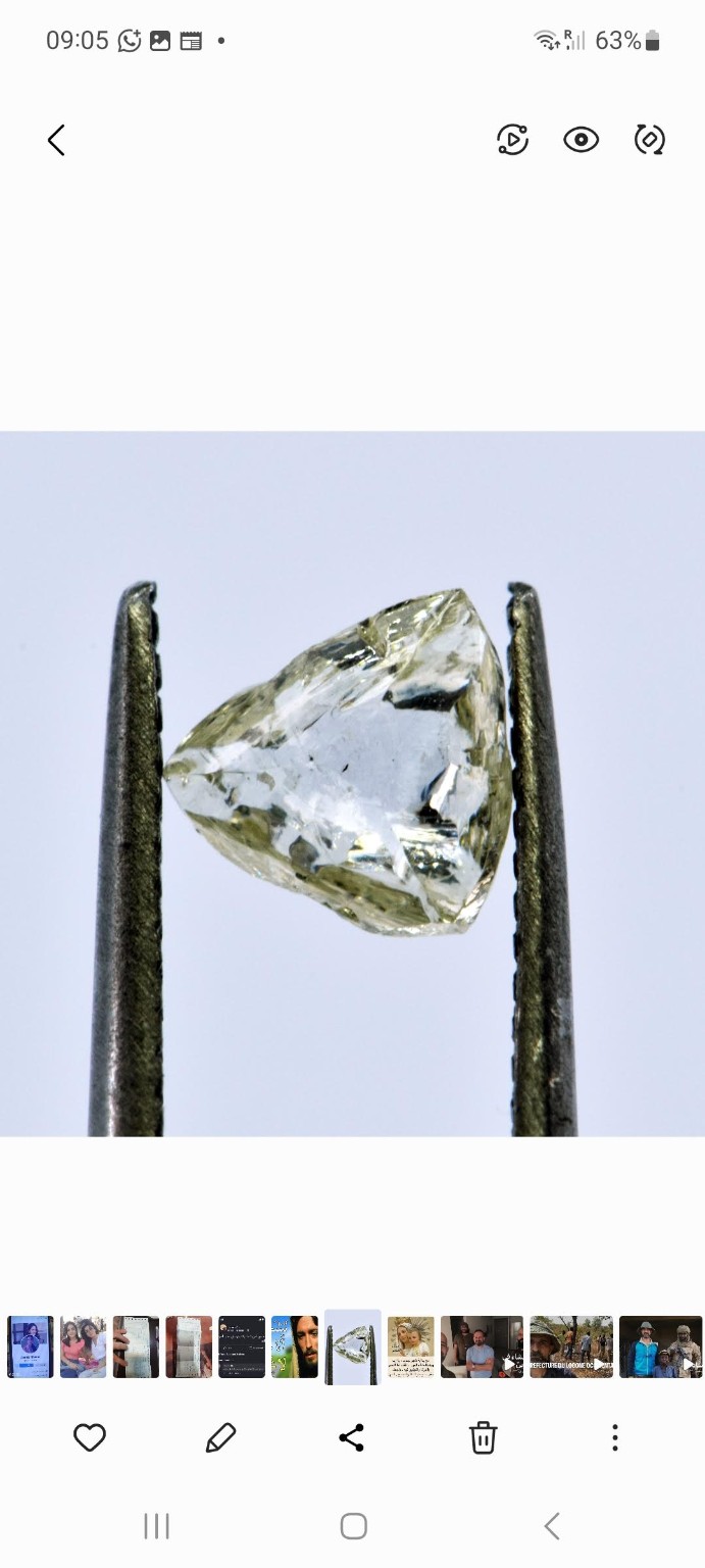 Rough diamond photograph 5